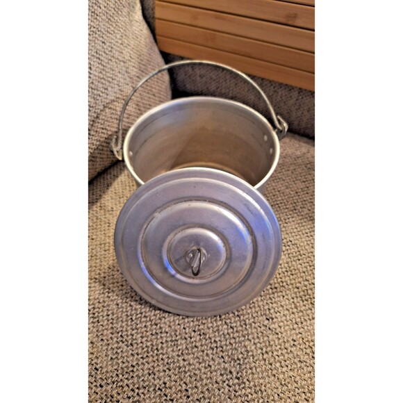 VTG Primitive‎ Metal Camping Pots/ Lids Handle Round Rustic Camping (3) pots - Picture 5 of 10